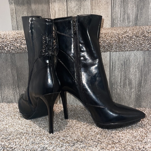 Guess Stilletto Heals New With Out Box - Picture 2 of 8